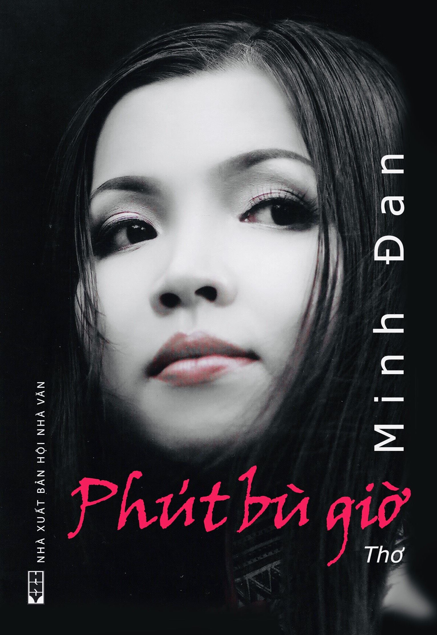 Minh Đan chuyền “quả bóng thơ” đến Phút bù giờ